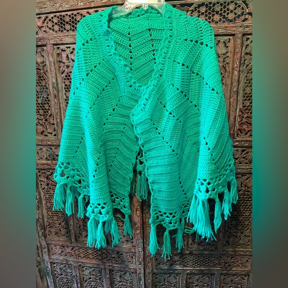 Hand crocheted shawl - Picture 5 of 5